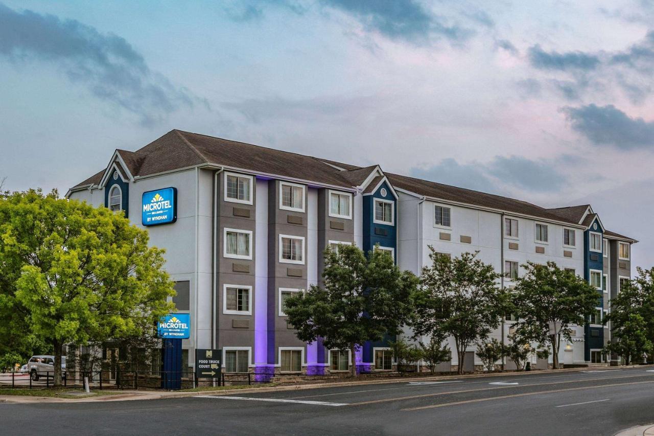 Microtel Inn & Suites By Wyndham Austin Airport Εξωτερικό φωτογραφία