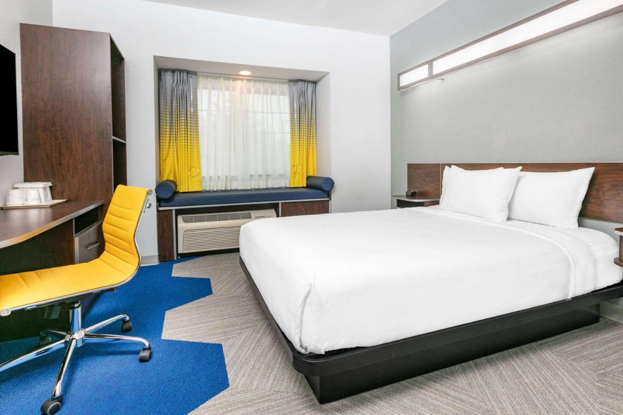 Microtel Inn & Suites By Wyndham Austin Airport Εξωτερικό φωτογραφία