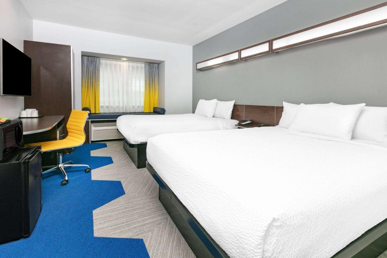 Microtel Inn & Suites By Wyndham Austin Airport Εξωτερικό φωτογραφία