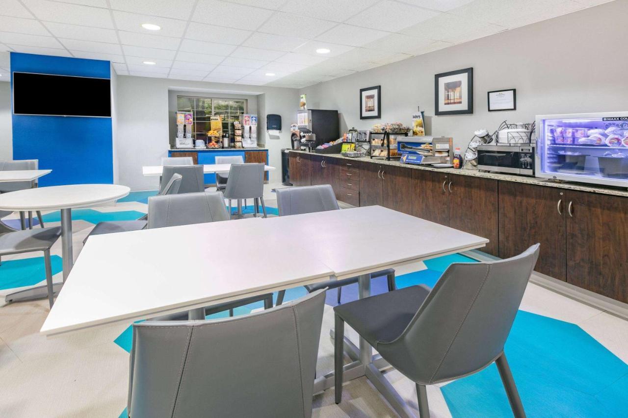 Microtel Inn & Suites By Wyndham Austin Airport Εξωτερικό φωτογραφία